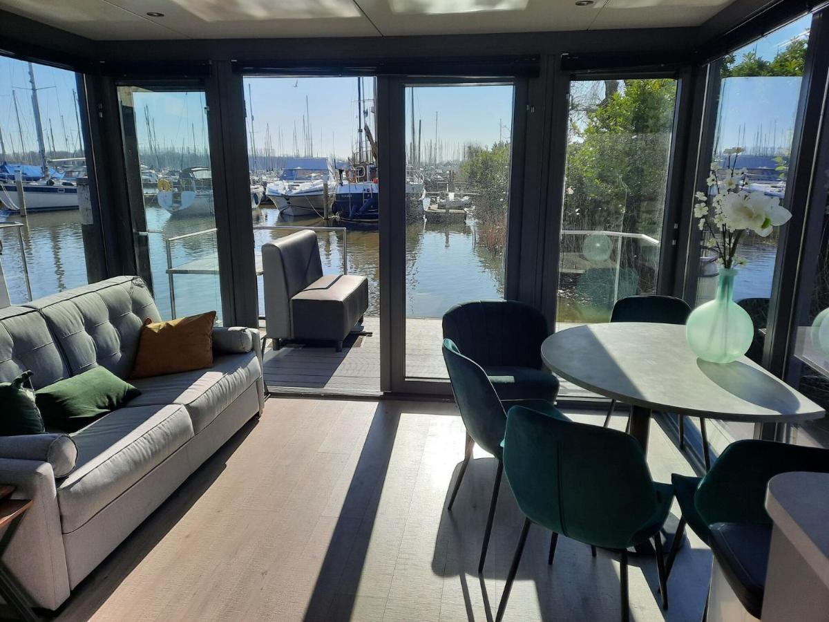 Waterfront Houseboat Near The Centre 호텔 모니켄담 외부 사진